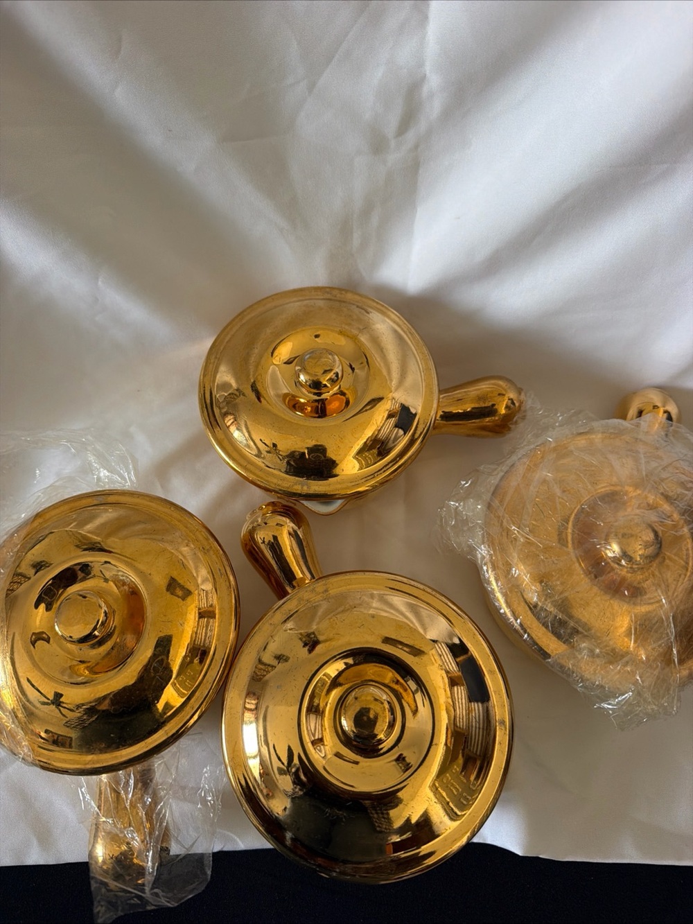 Halll Gold Ceramic Covered Serving Dish with Handle - Elegant Home Kitchen Serve